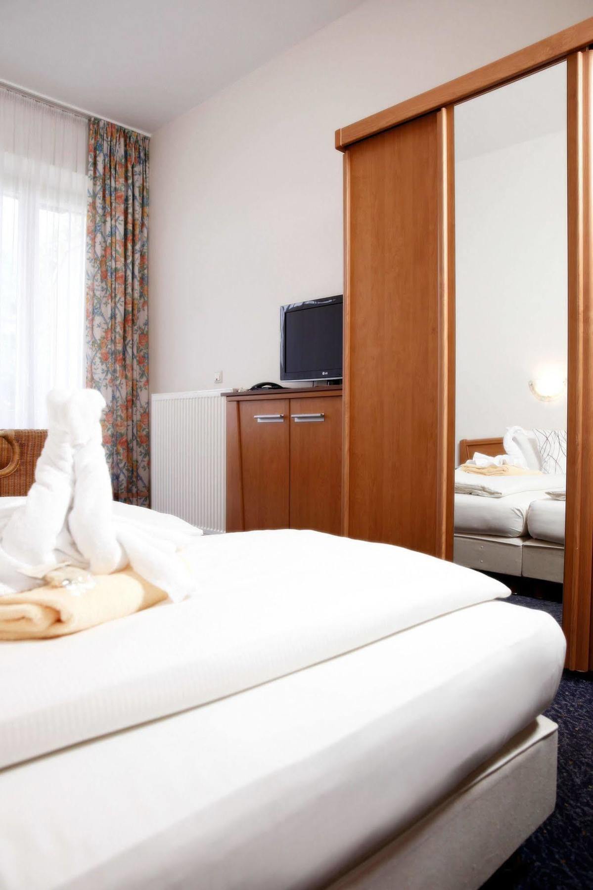 Sonnenhotel Fuerstenbauer 보덴마이스 외부 사진